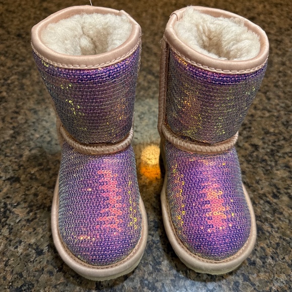 Toddler Ugg Boots - Picture 1 of 5